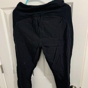 Fabletics Pocketed Leggings